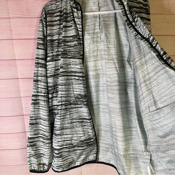 New Balance Light Weight‎ Wind & Water Resistant Full Zipper Jacket Size   XL - Picture 7 of 10